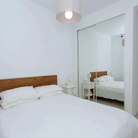 Sunset Paradise - Sleeps 4 Pool Terrace & Views Apartment